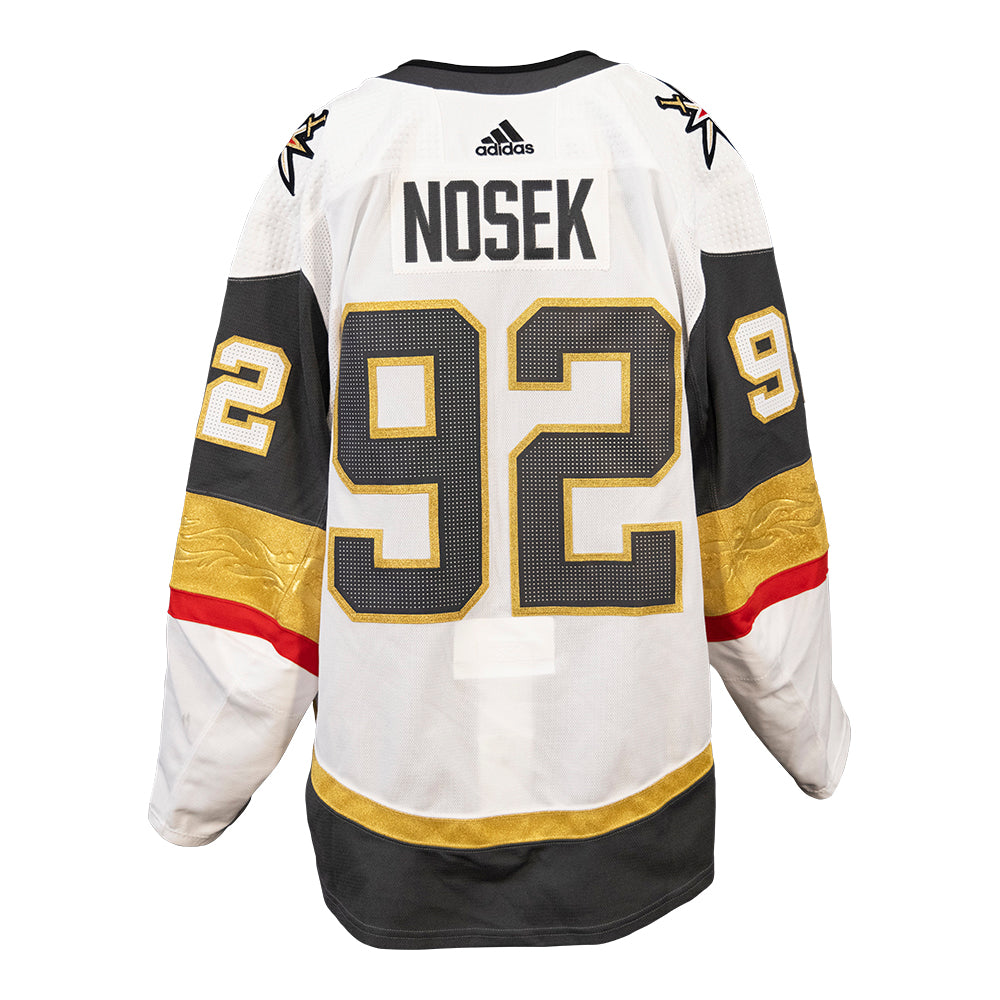 Tomas Noseks signs with New Jersey