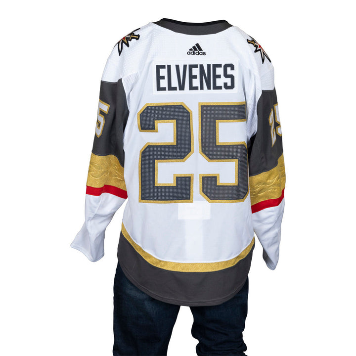 Game-Issued: #25 Lucas Elvenes 2021-2022 Preseason Set